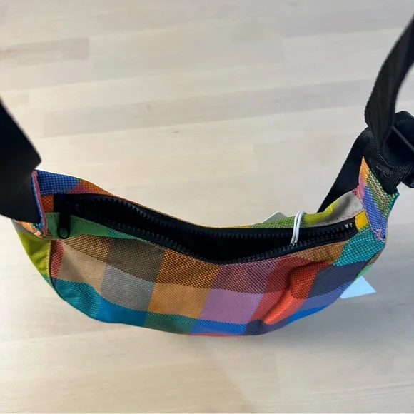 New BAGGU Small Nylon Crescent Bag in Madras - Picture 3 of 8